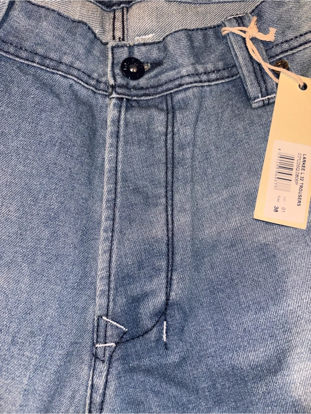 NWT Diesel Larkee Men’s 38 x 32 Distressed Light Wash Straight Leg Jeans